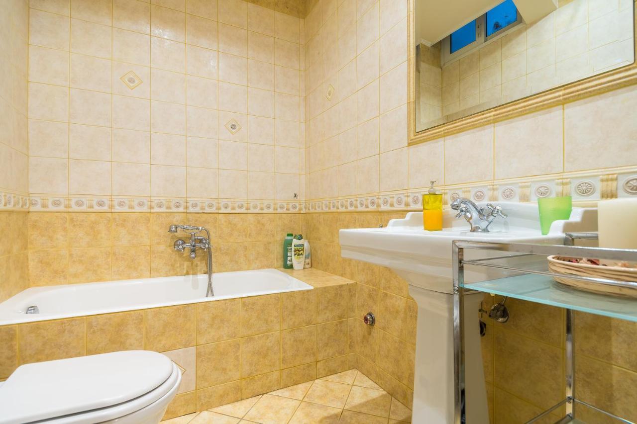 Bed and Breakfast Family House Next To Acropolis Афіни Екстер'єр фото