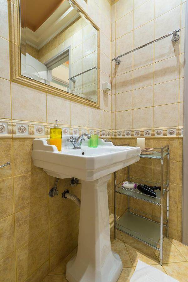 Bed and Breakfast Family House Next To Acropolis Афіни Екстер'єр фото